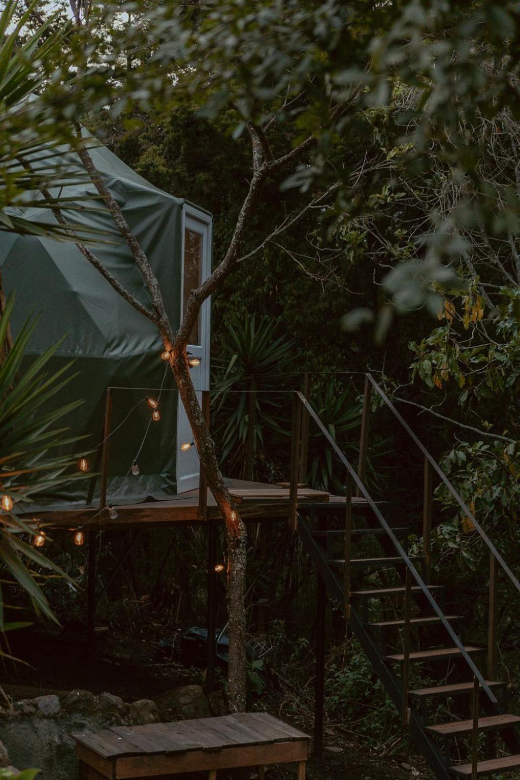 Las Cupulas At Earth Lodge Antigua Exterior photo